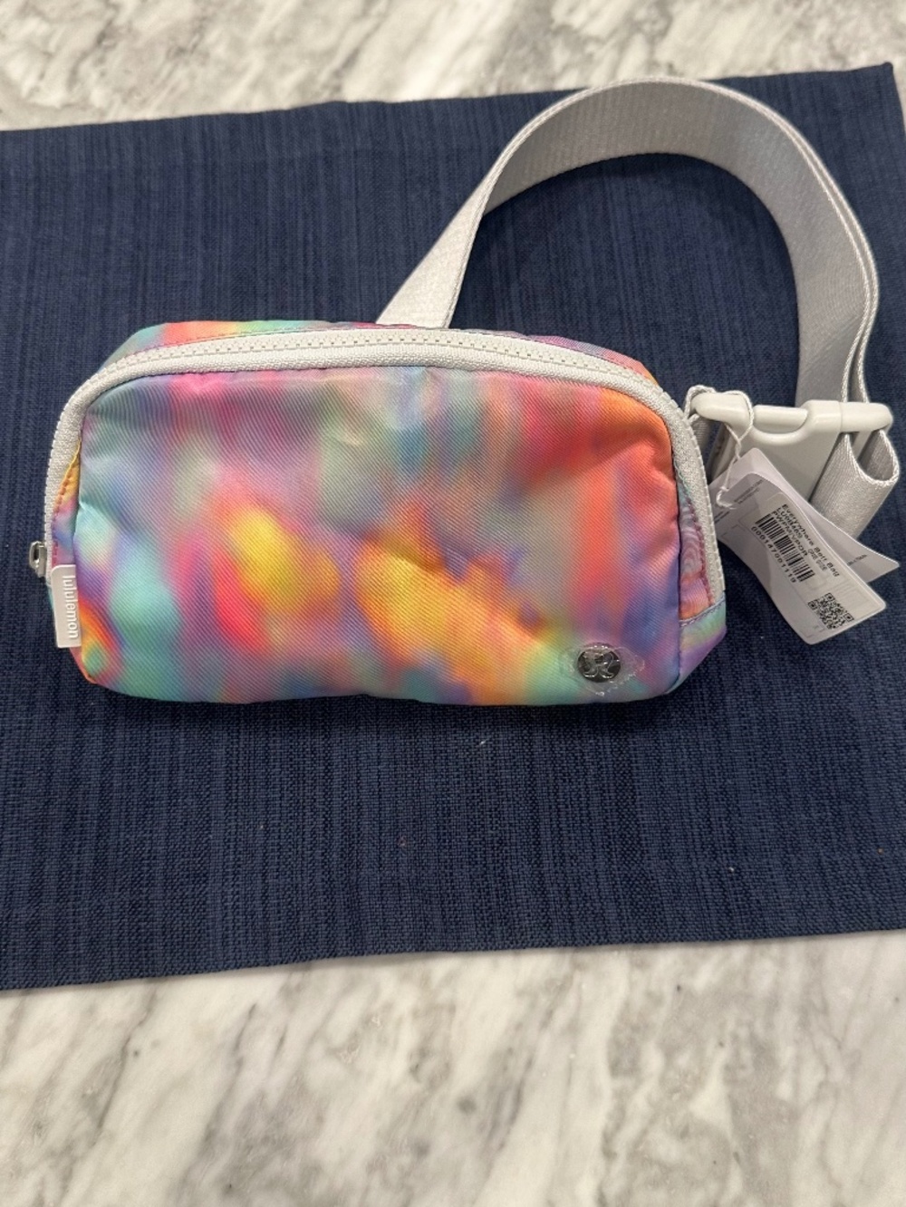 Lululemon Everywhere Belt Bag Prism Wash Print Multi